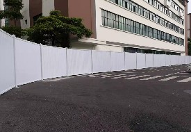 來看看PVC圍擋的(de)特點